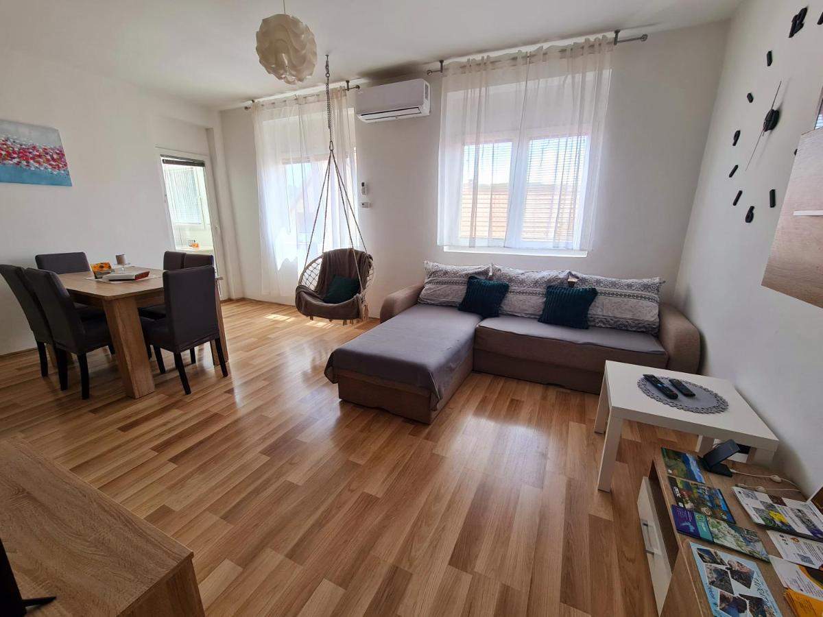 Apartment Pemper - Self Check In And Check Out Otočac Buitenkant foto