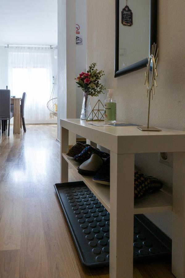 Apartment Pemper - Self Check In And Check Out Otočac Buitenkant foto