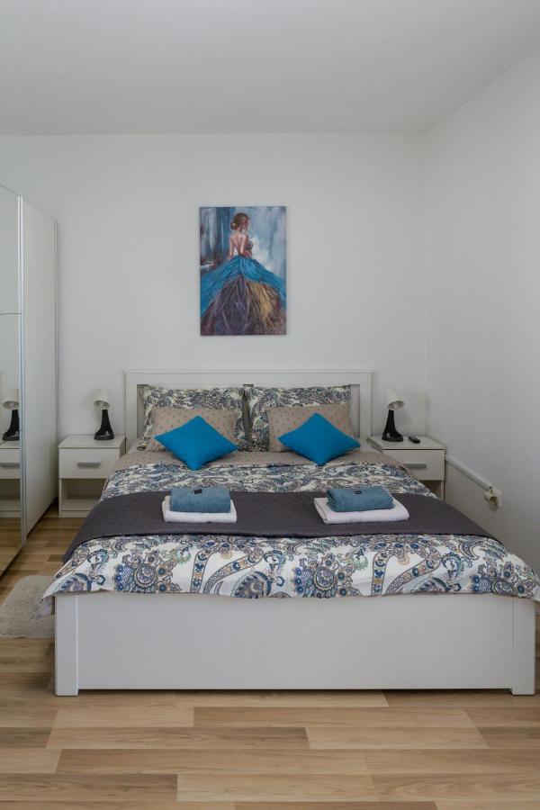 Apartment Pemper - Self Check In And Check Out Otočac Buitenkant foto